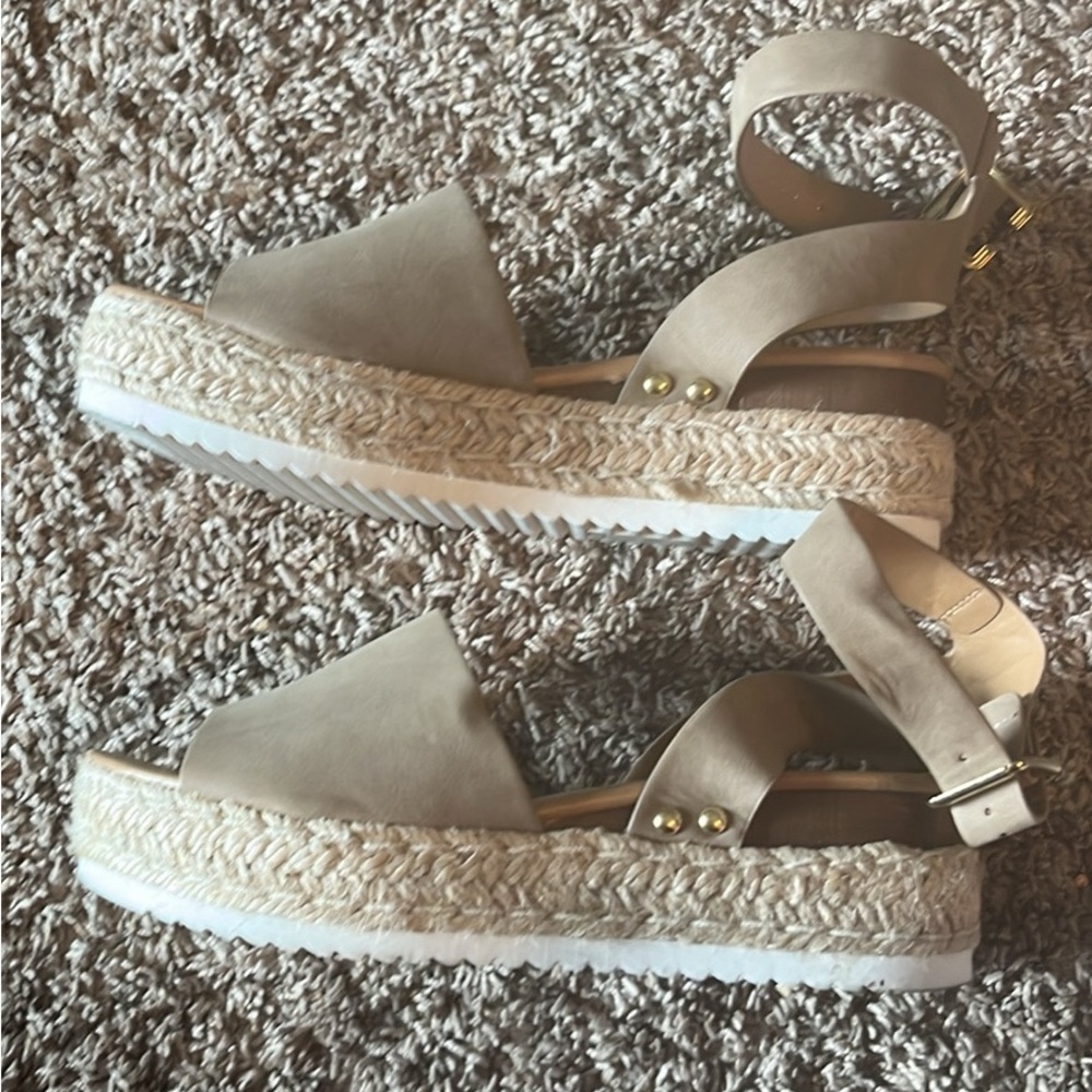 Soda Sandals Platform Espadrilles size 9